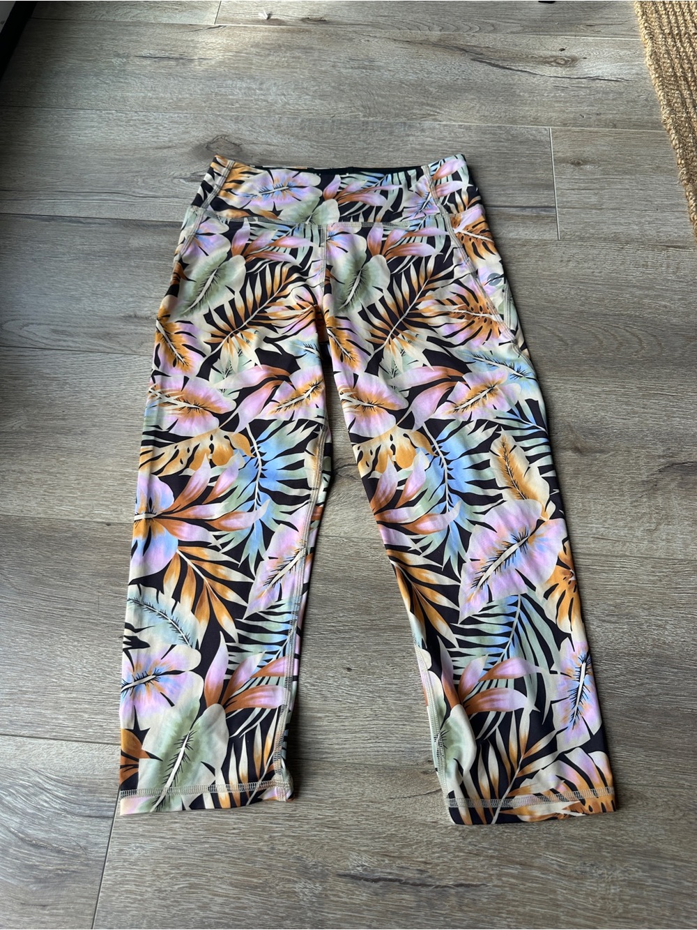 Billabong Tropical Leaf Print Capri Leggings - Multi